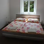 וילה Vila Fontana S Krytym Bazenem *