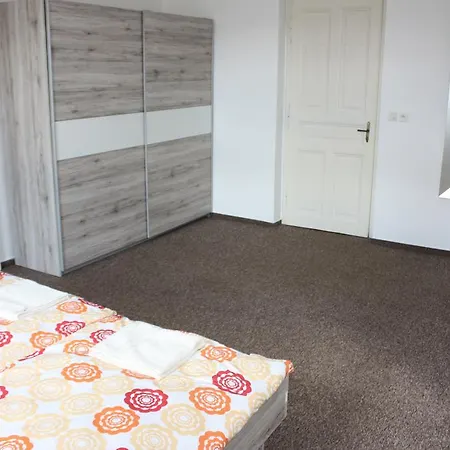 Vila Fontana S Krytym Bazenem