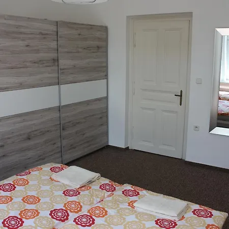 Villa Vila Fontana S Krytym Bazenem *