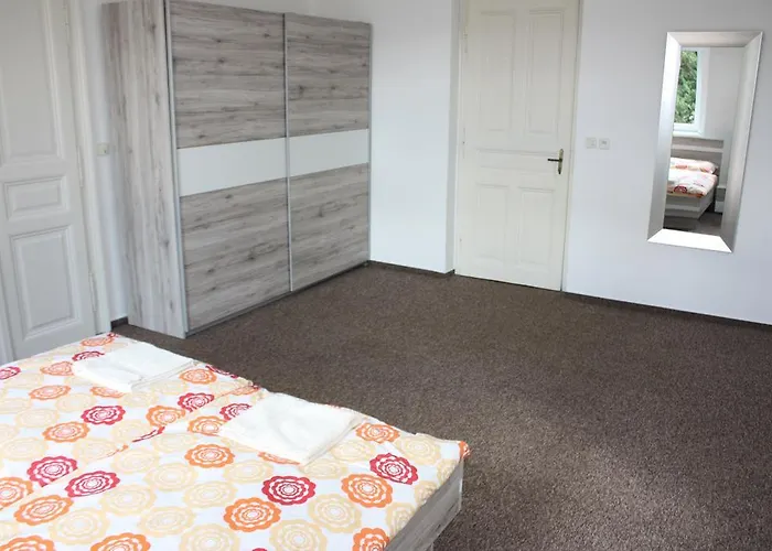 Vila Fontana S Krytym Bazenem